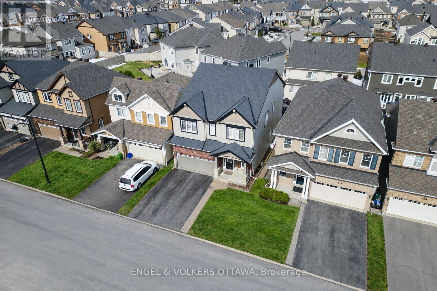 252 RUE DES SOLDATS RIENDEAU STREET - 50