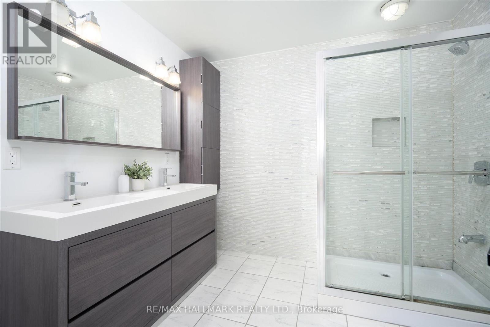 23 MASTWOOD CRESCENT - 21