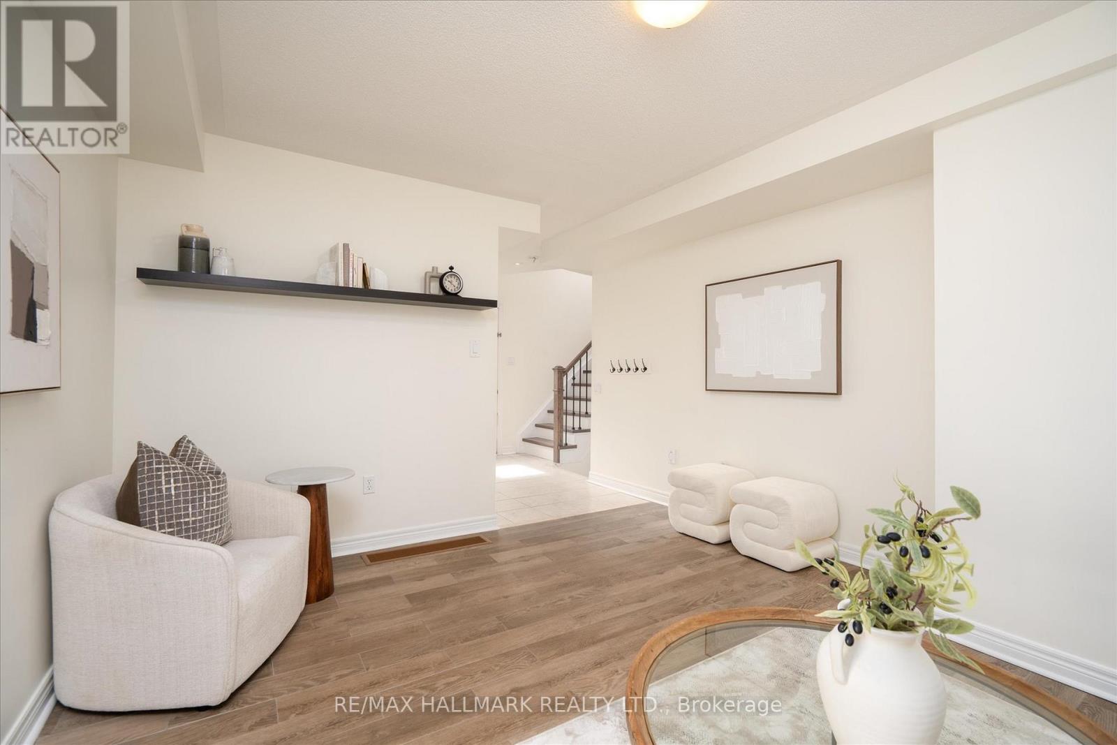 23 MASTWOOD CRESCENT - 27