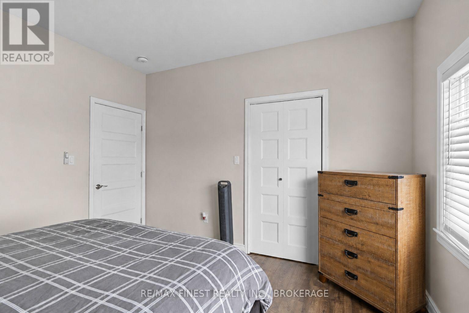 1557 LONG LAKE ROAD - 16