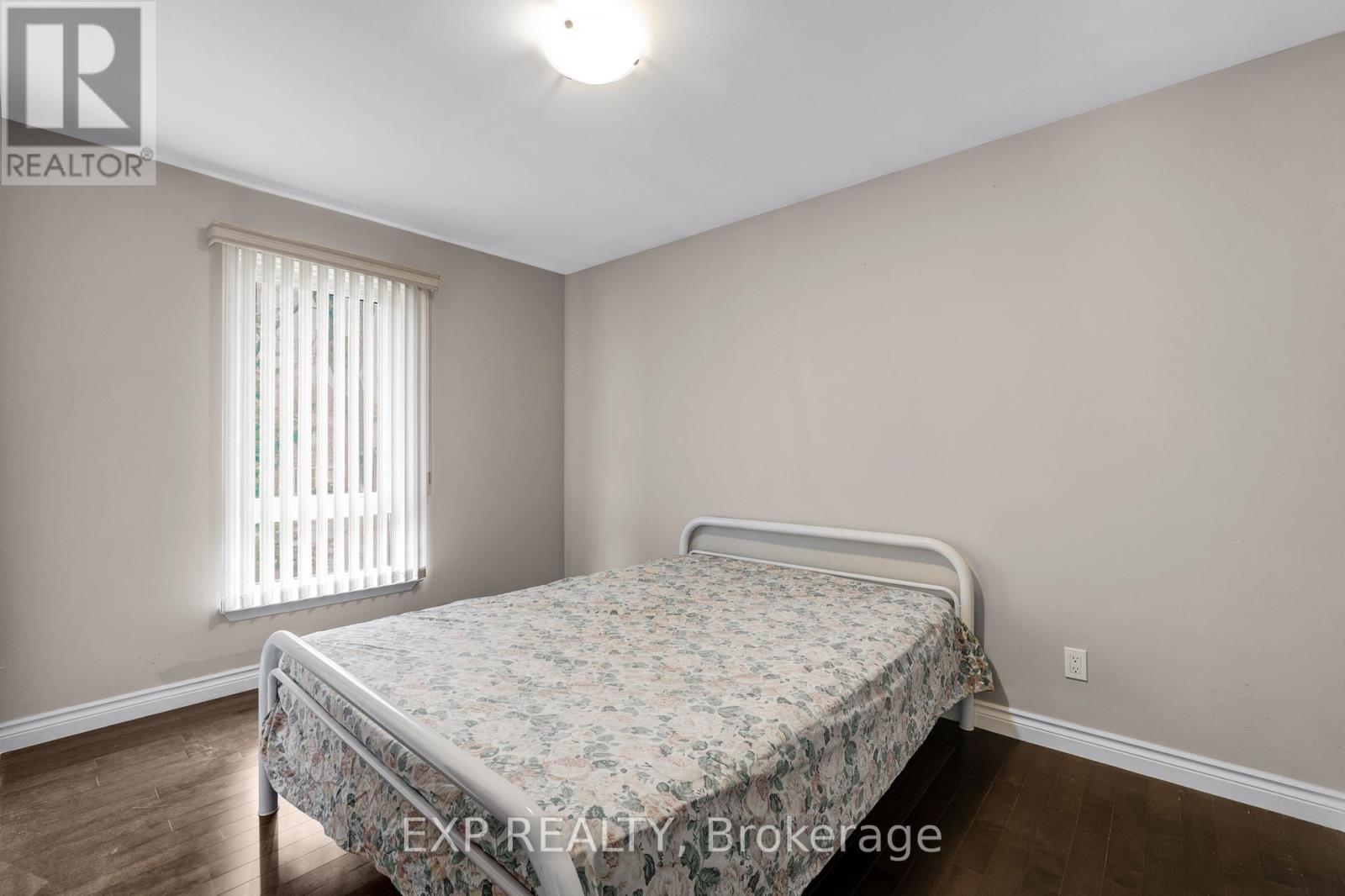810 SRIGLEY STREET - 33