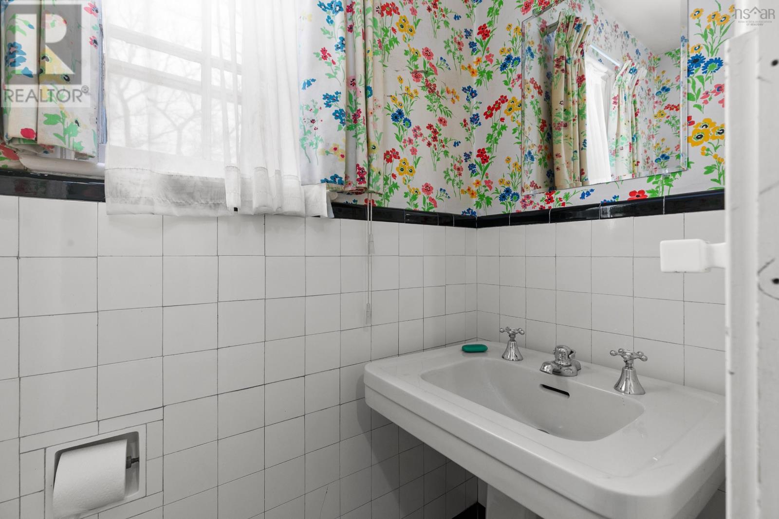 5661 Ogilvie Street - 22