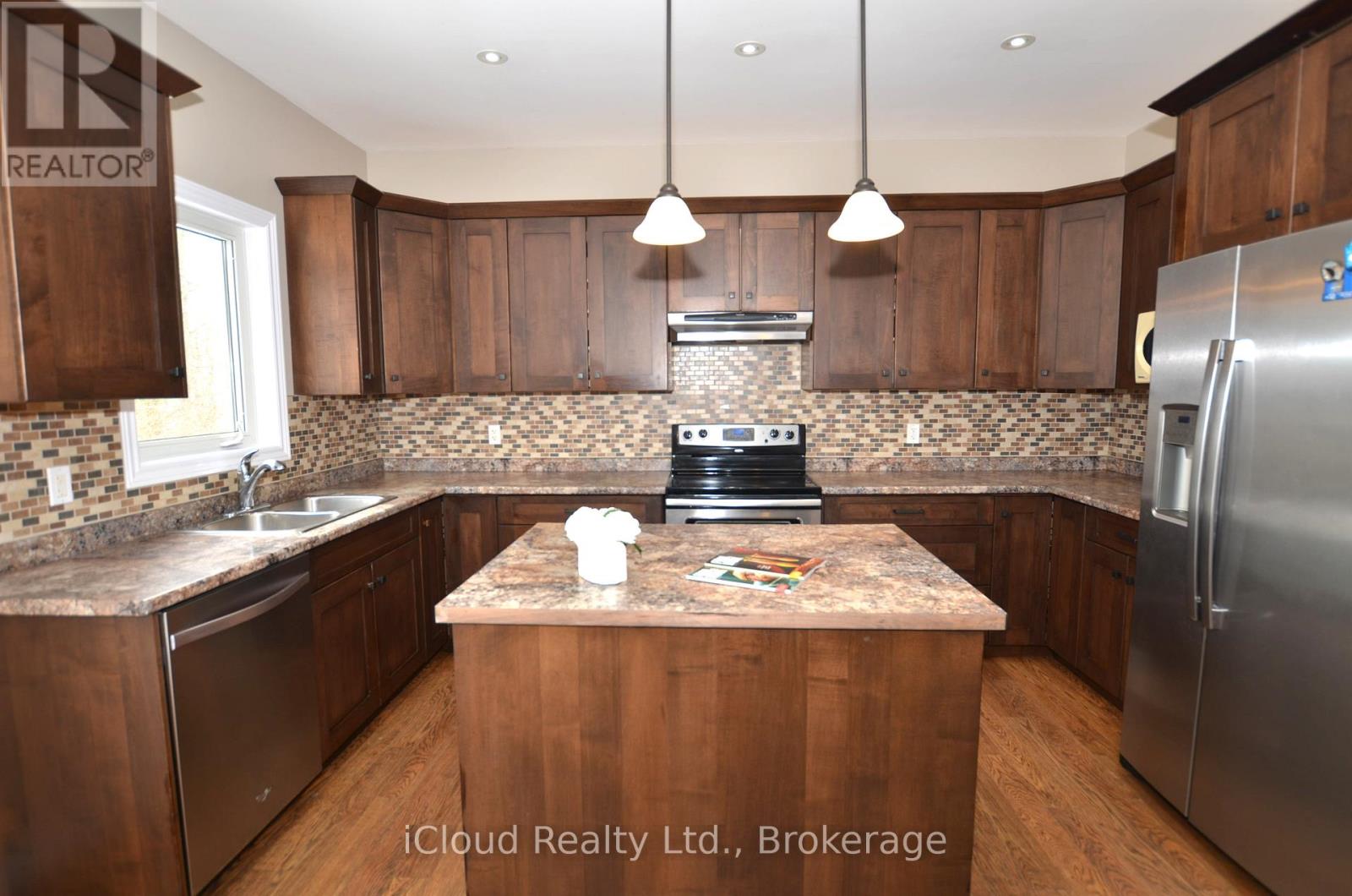 25 RUE VANIER - 17