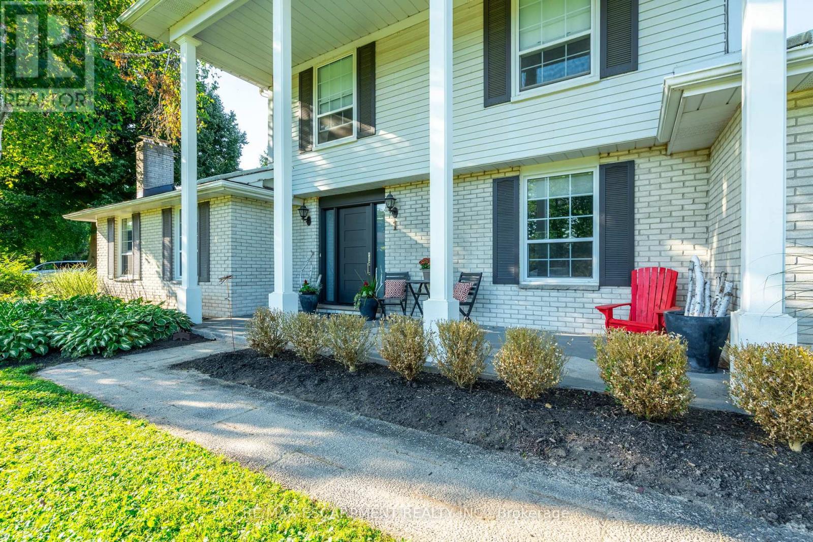 1 ACREDALE DRIVE - 4