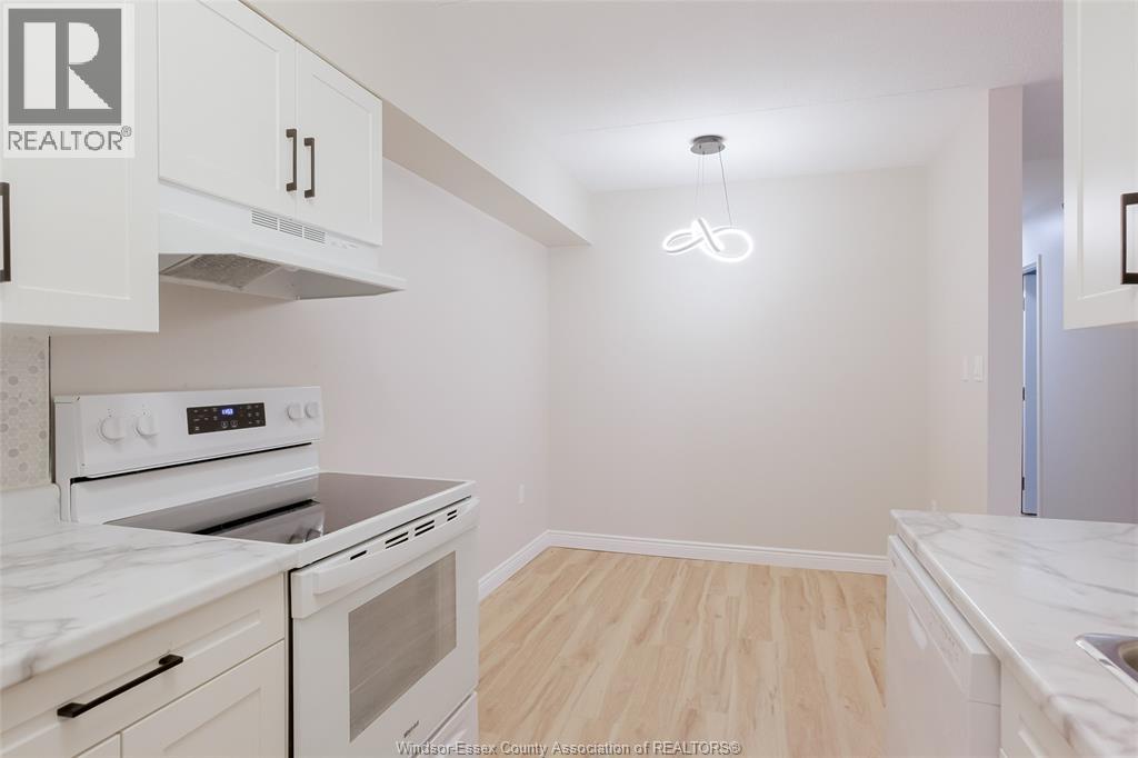 3355 SANDWICH Unit# 102, Windsor, Ontario, N9C1B2 — Photo 15