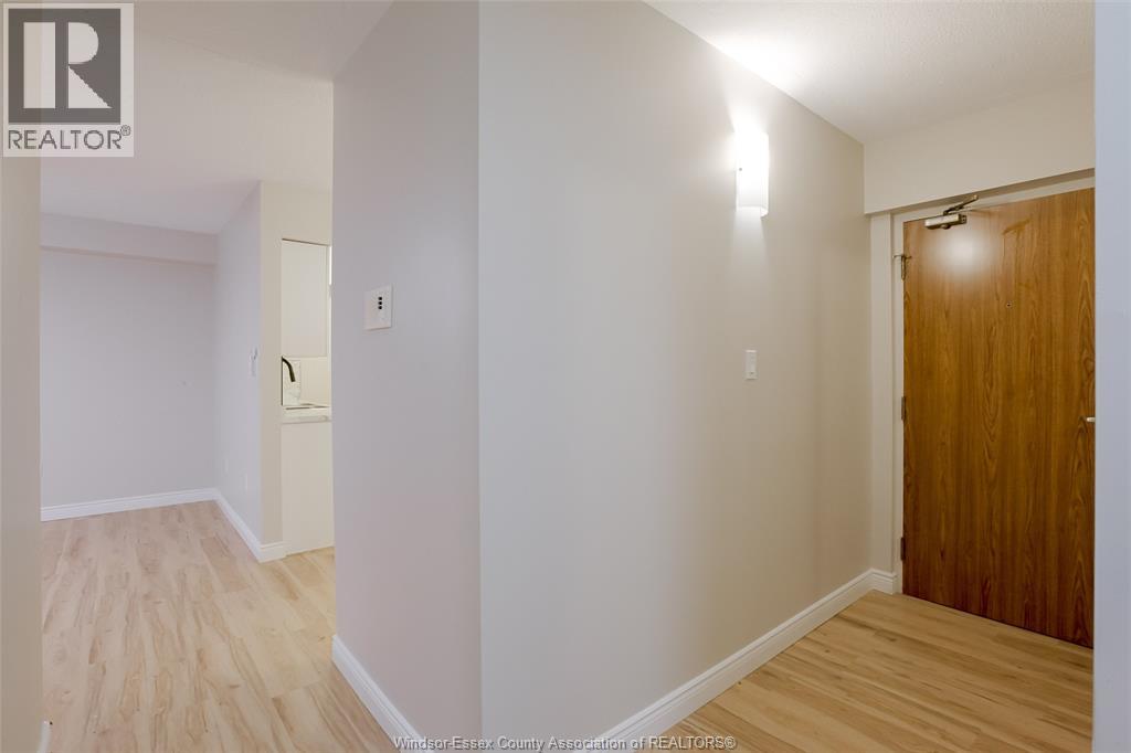 3355 SANDWICH Unit# 102, Windsor, Ontario, N9C1B2 — Photo 4
