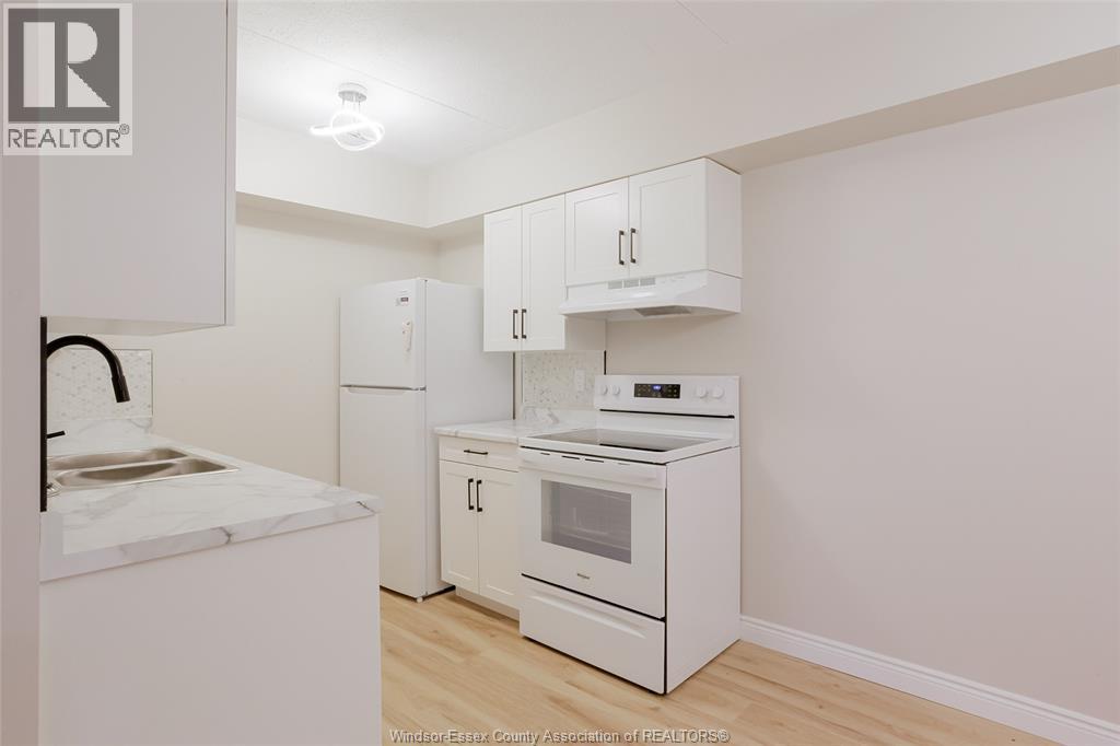 3355 SANDWICH Unit# 102, Windsor, Ontario, N9C1B2 — Photo 9