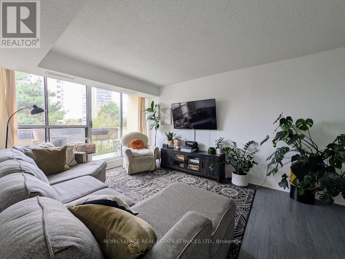 #325 1300 MARLBOROUGH COURT - 10