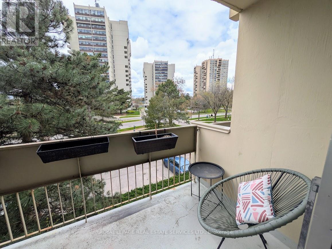 #325 1300 MARLBOROUGH COURT - 11