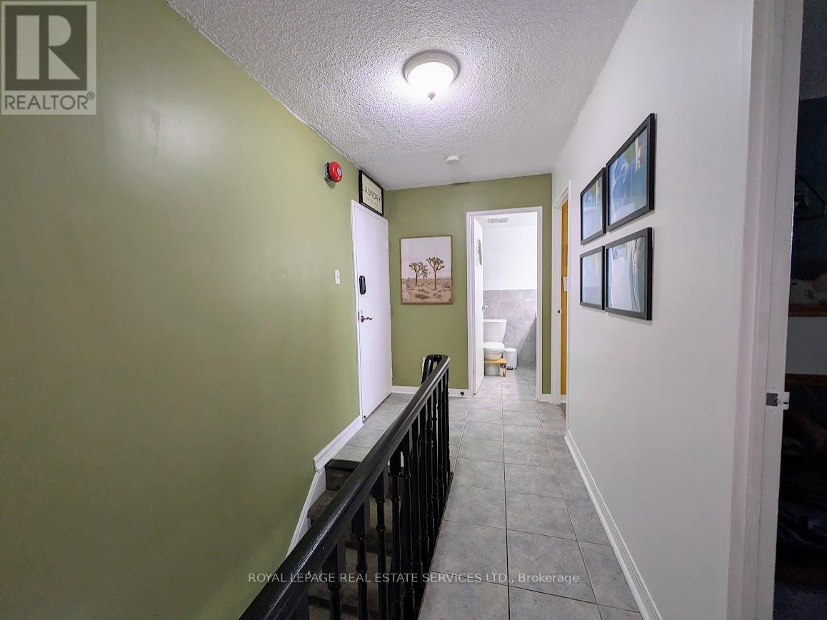 #325 1300 MARLBOROUGH COURT - 17