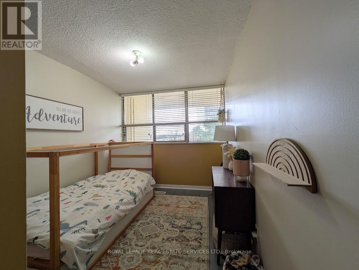 #325 1300 MARLBOROUGH COURT - 21