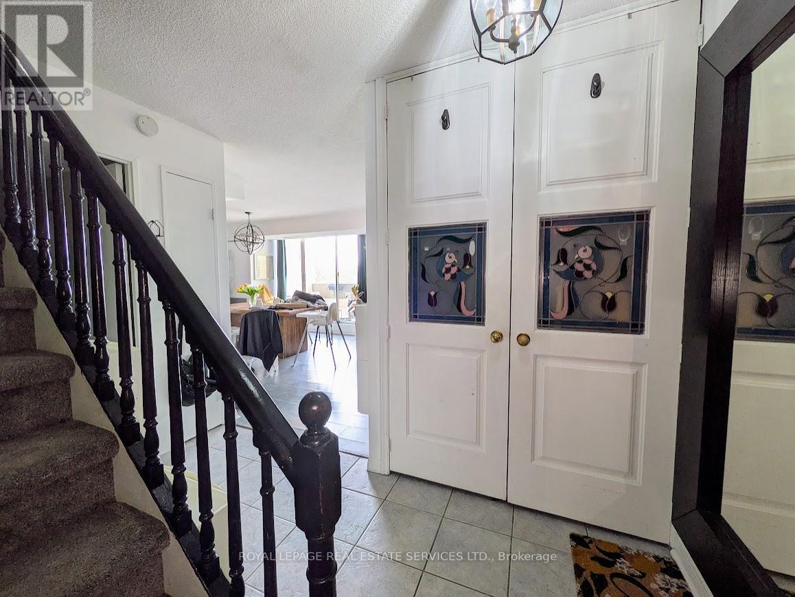 #325 1300 MARLBOROUGH COURT - 3