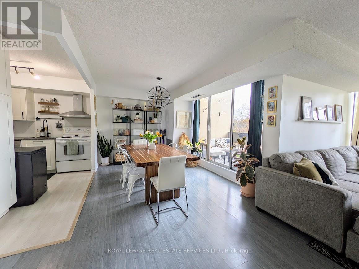 #325 1300 MARLBOROUGH COURT - 4