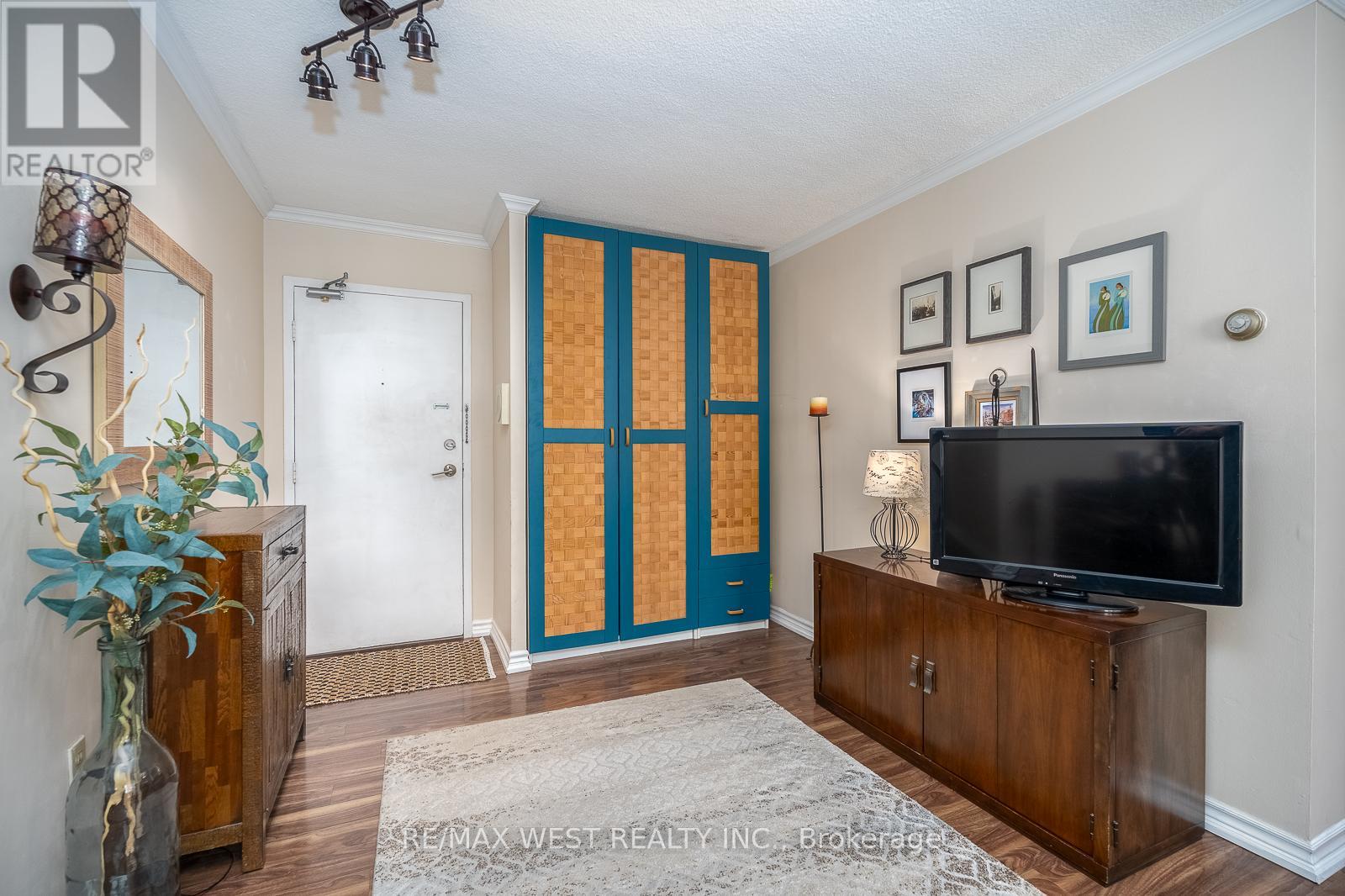 #310 1100 CAVEN STREET - 7