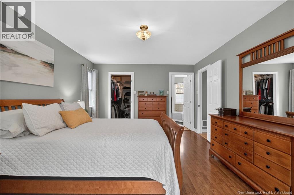 91 Greenwich Drive - 13