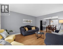 91 Greenwich Drive, photo 3
