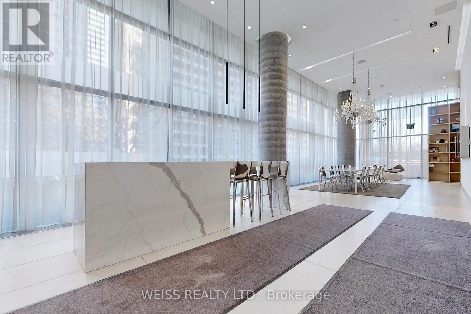 #520 185 ROEHAMPTON AVENUE - 14