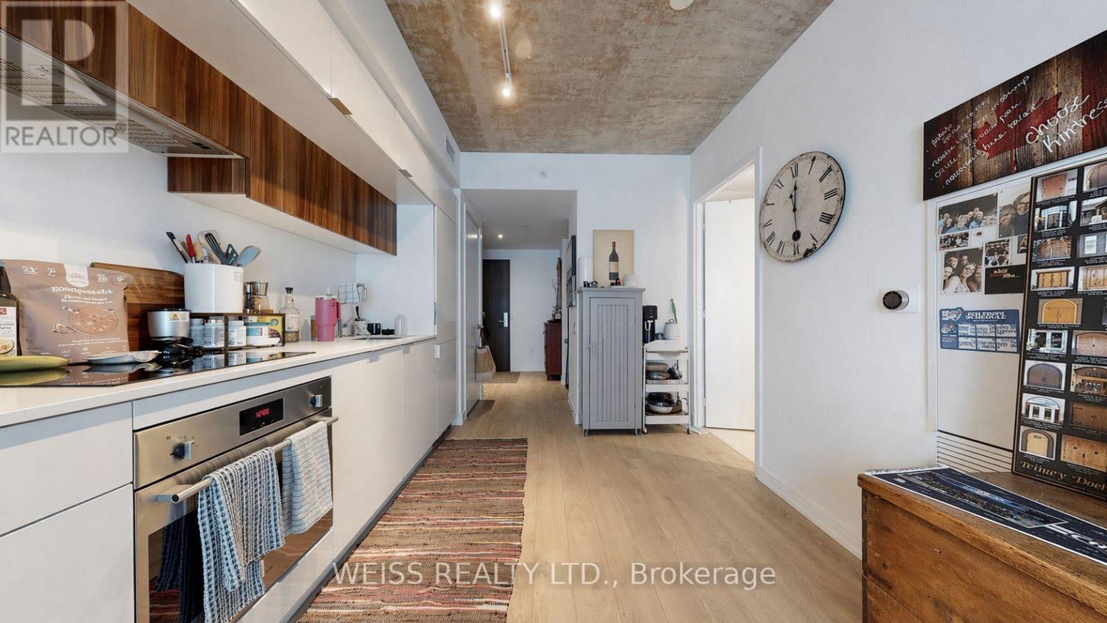 #520 185 ROEHAMPTON AVENUE - 21
