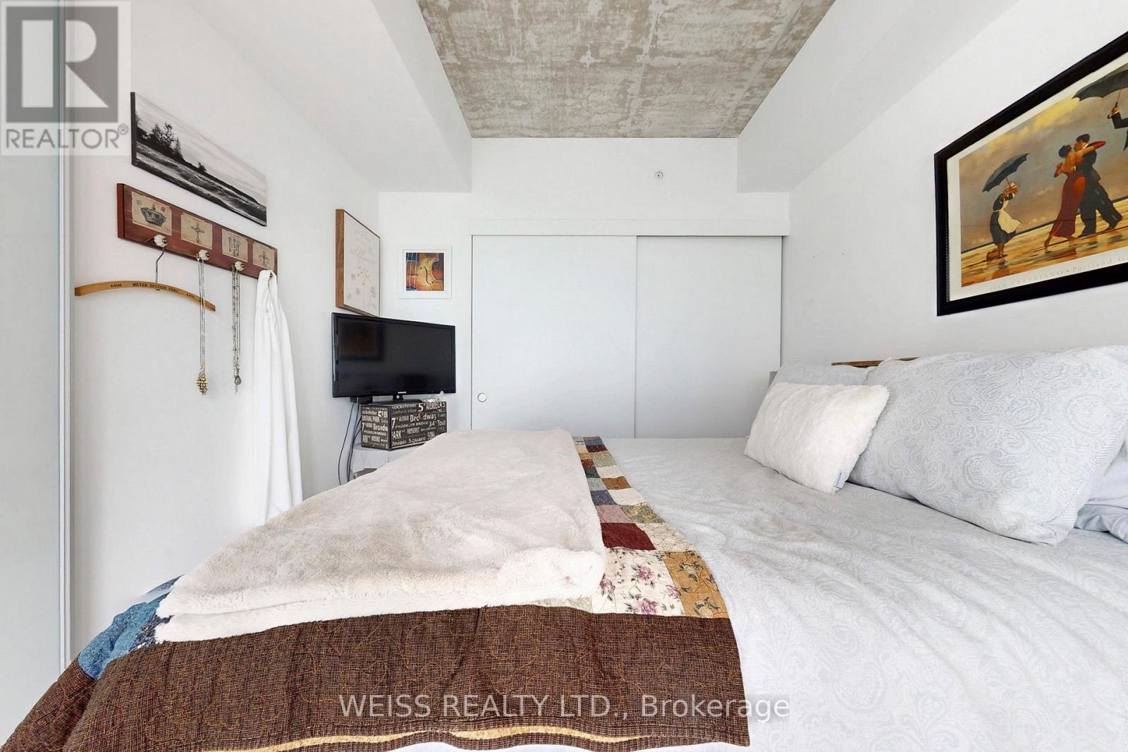 #520 185 ROEHAMPTON AVENUE - 25