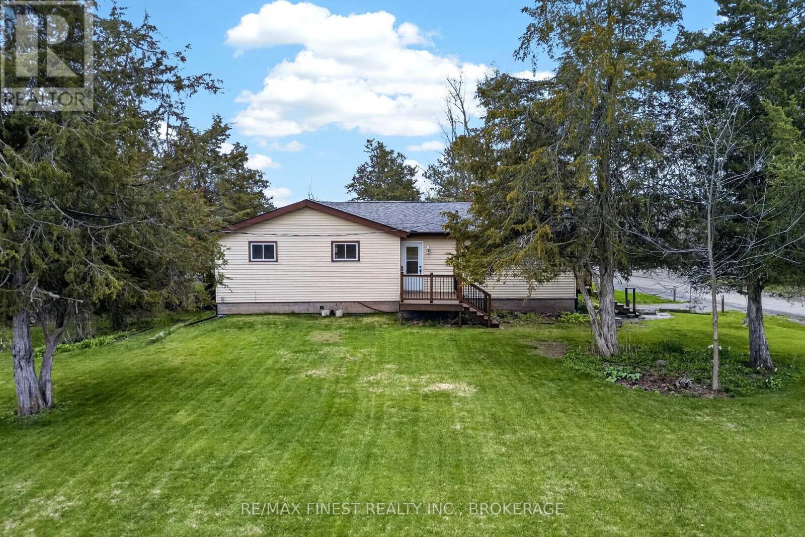 8 SUNRISE COURT - 35