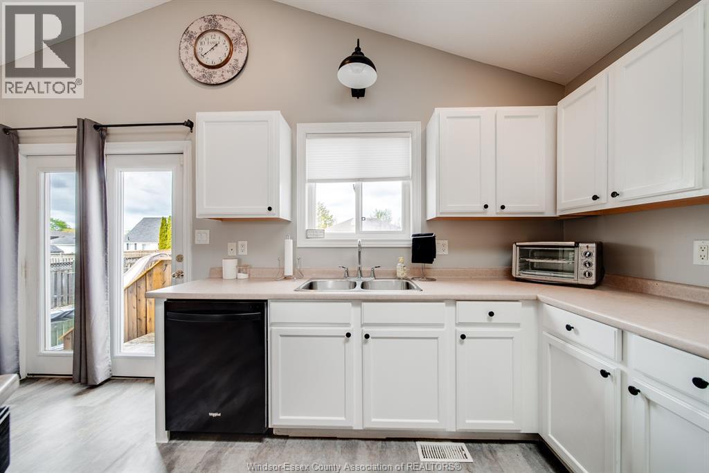 6 BENIUK COURT, Leamington, Ontario, N8H5K9 — Photo 17
