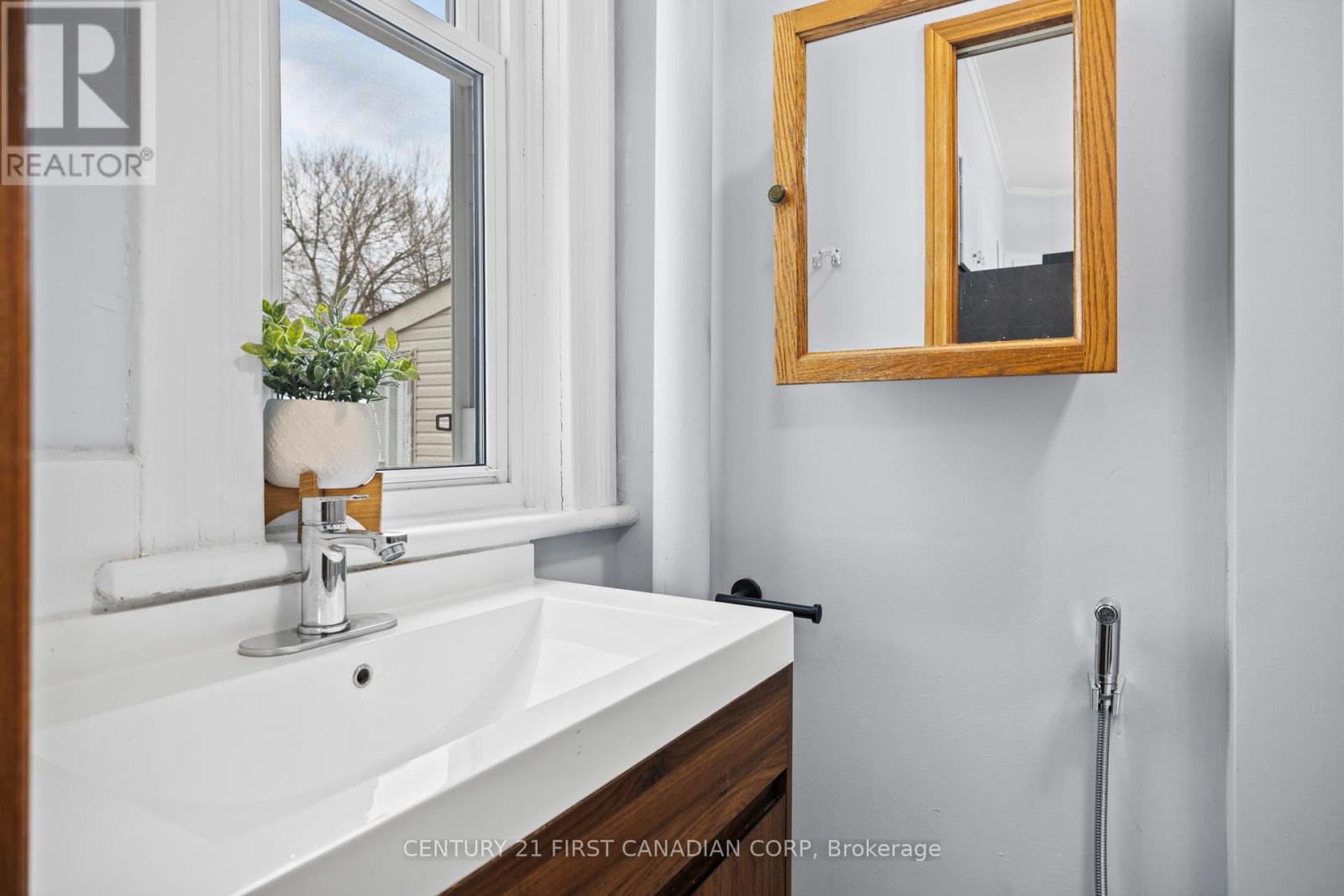 401 SALISBURY STREET - 15