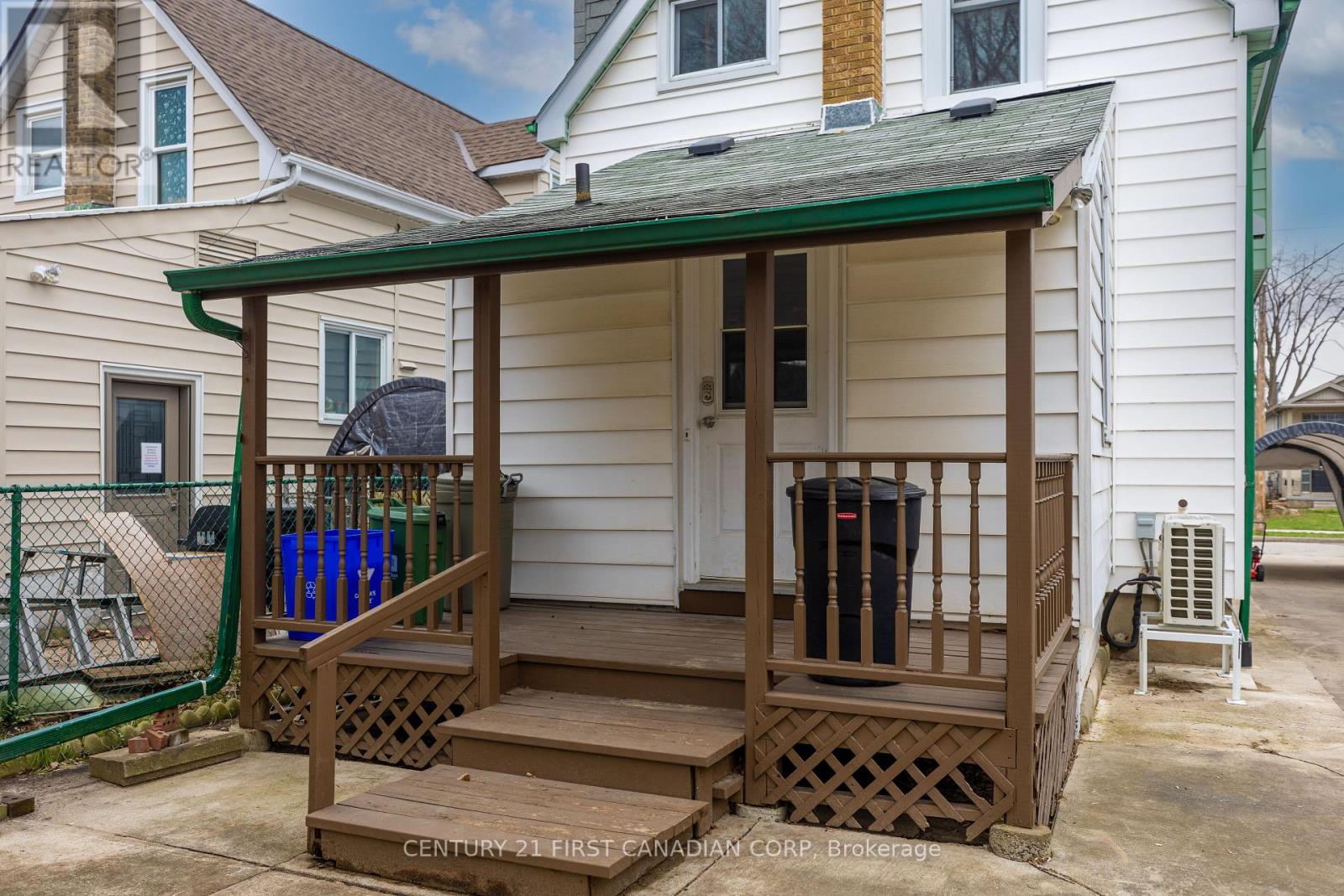 401 SALISBURY STREET - 29