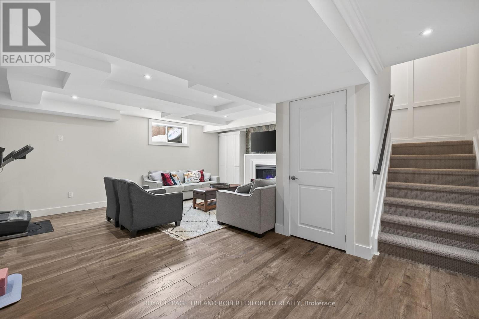 56 FIELDSTONE CRESCENT S - 28