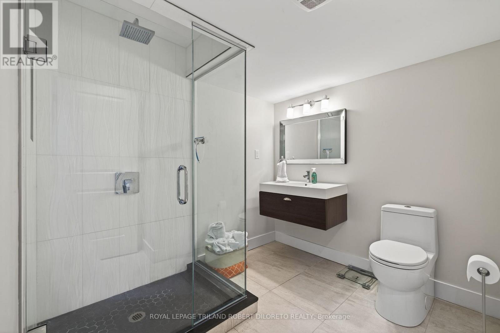 56 FIELDSTONE CRESCENT S - 33