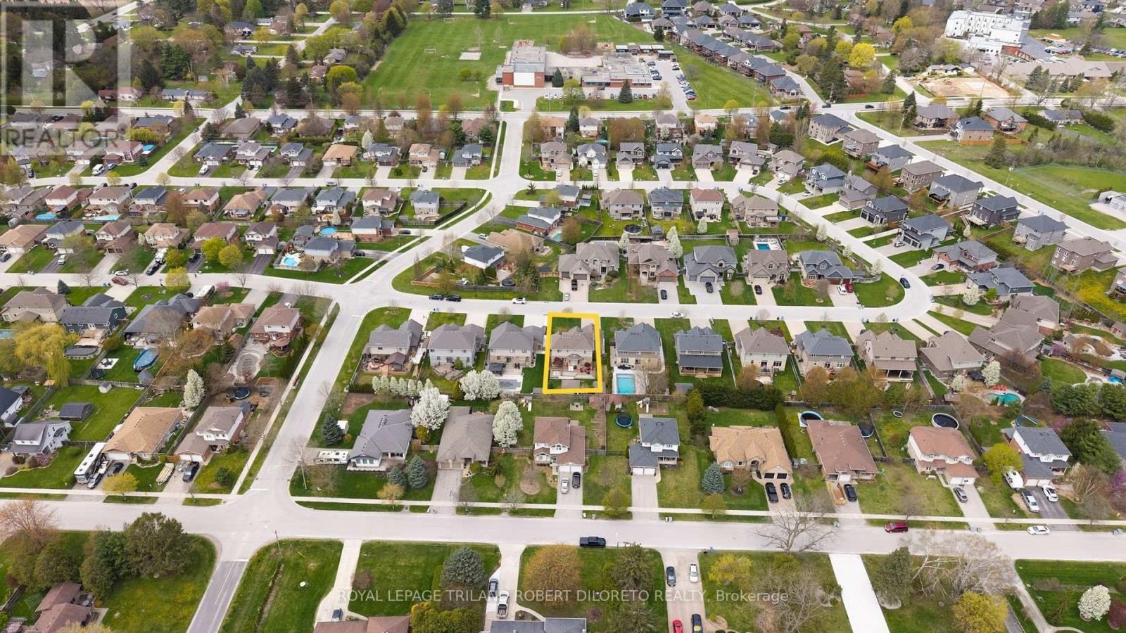 56 FIELDSTONE CRESCENT S - 5