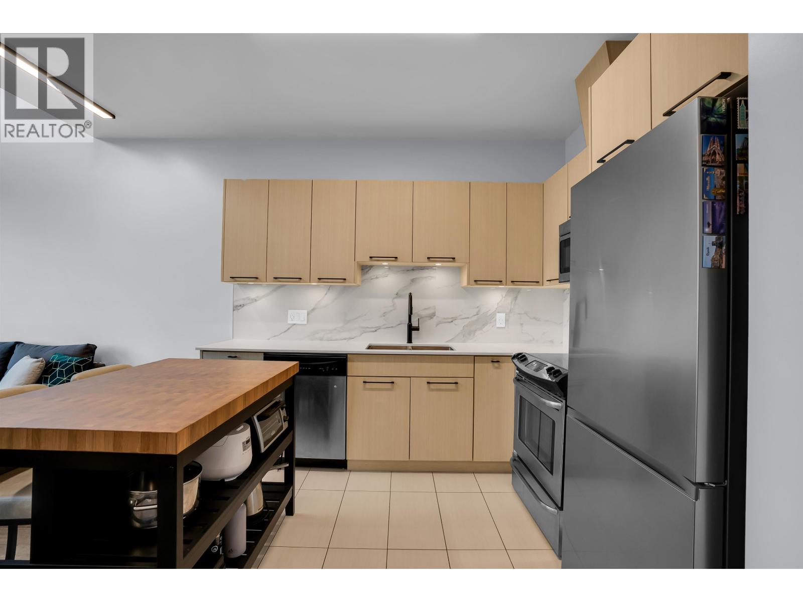 1 Bed, 1 Bath House for Sale in Burnaby – PH5 5248 GRIMMER STREET, Burnaby - Image 10