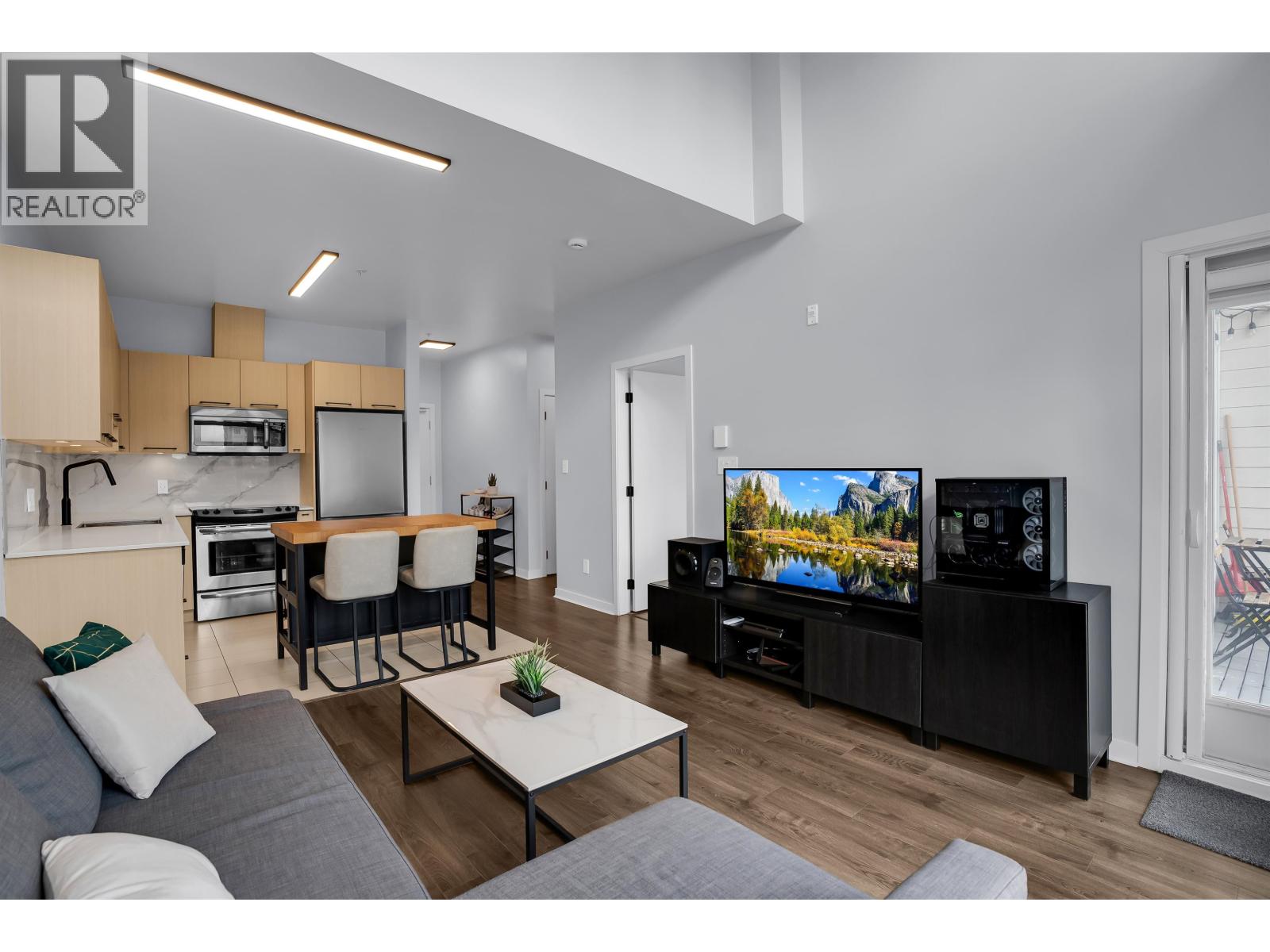 1 Bed, 1 Bath House for Sale in Burnaby – PH5 5248 GRIMMER STREET, Burnaby - Image 8