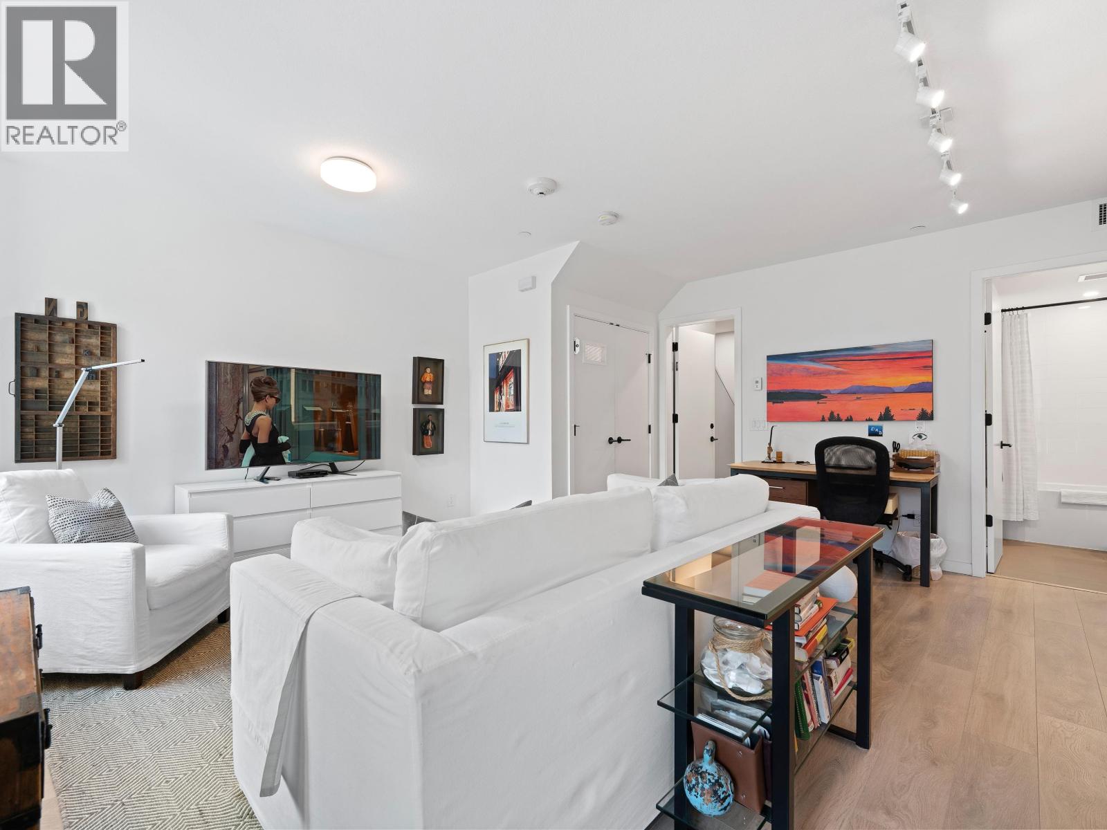 31 528 E 2ND STREET, North Vancouver