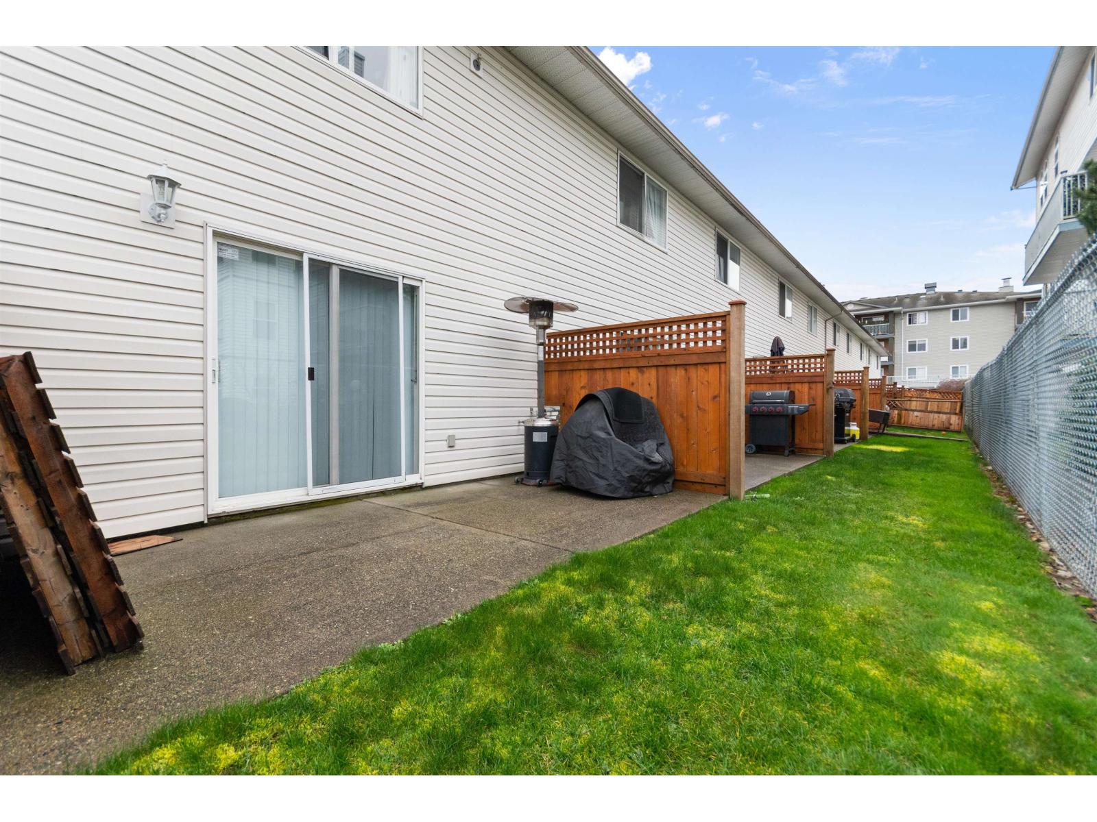 1 9206 CORBOULD STREET, Chilliwack Proper West, Chilliwack