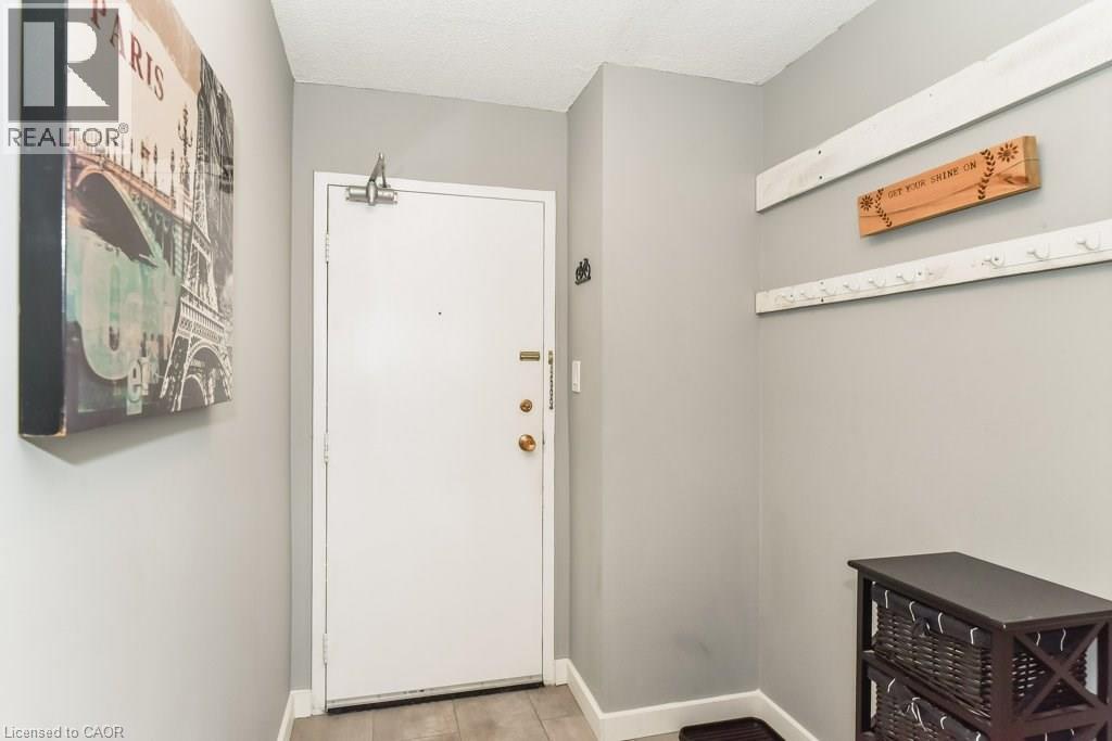 225 HARVARD Place Unit# 1105, Waterloo, Ontario, N2J4H4 — Photo 5