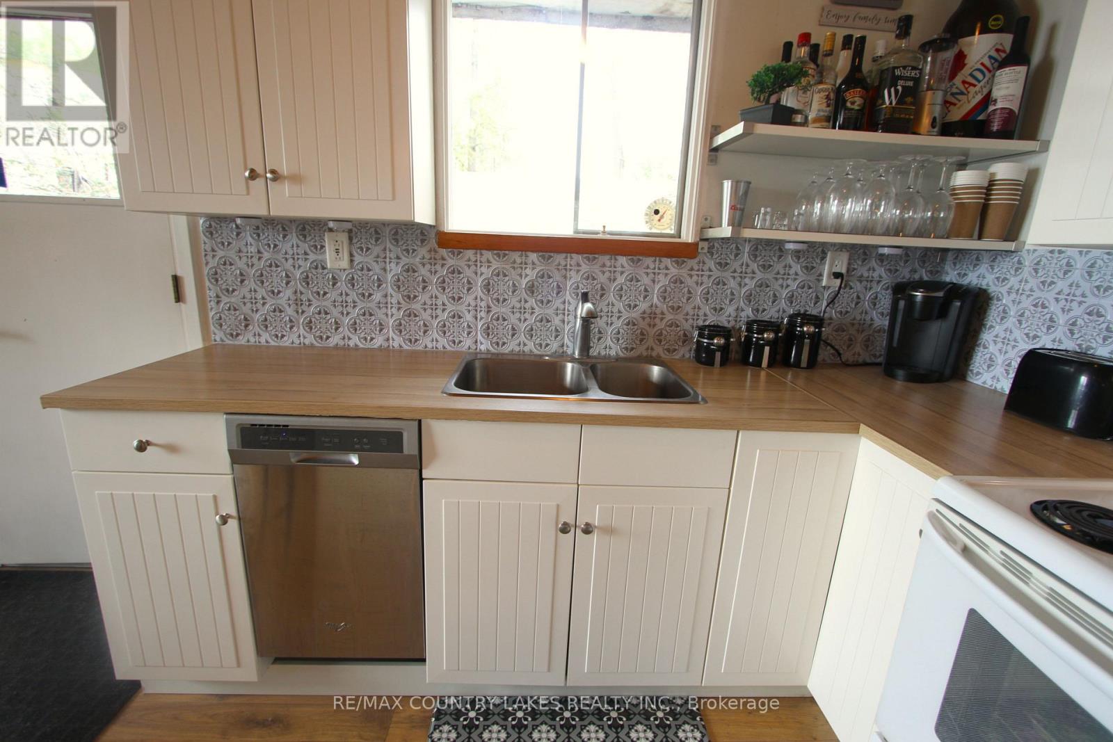 31 HILLCREST AVENUE - 10