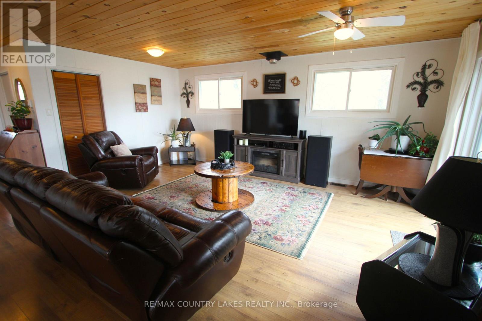31 HILLCREST AVENUE - 14