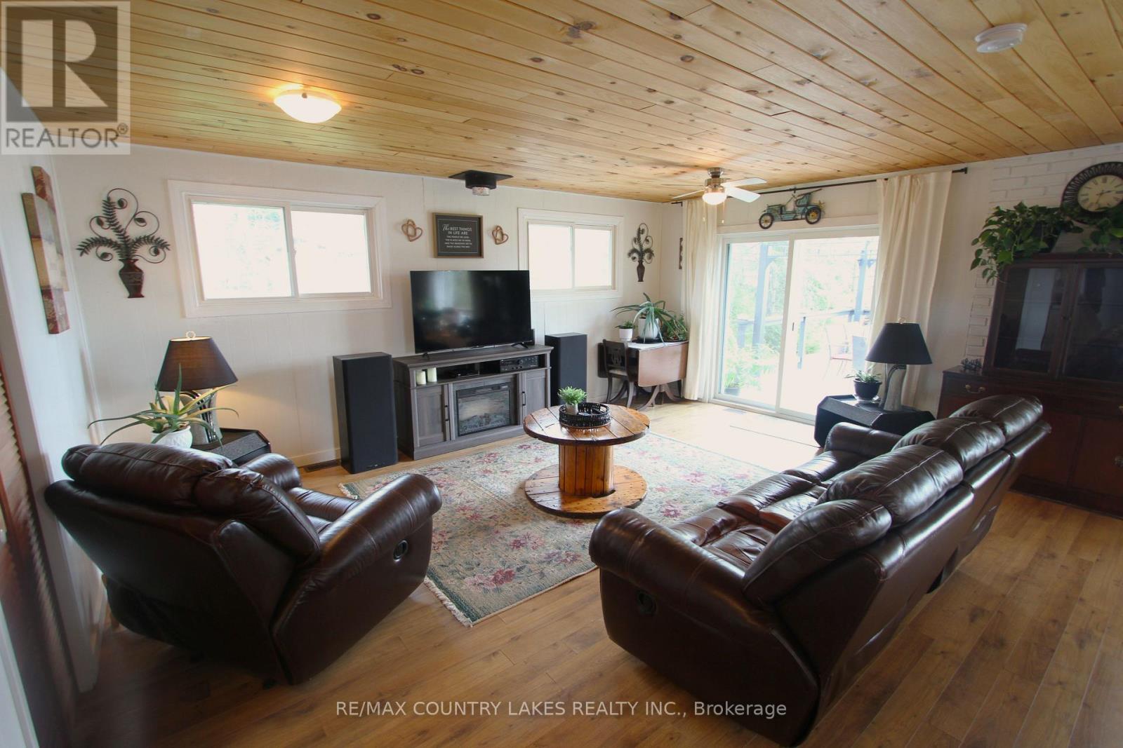 31 HILLCREST AVENUE - 15