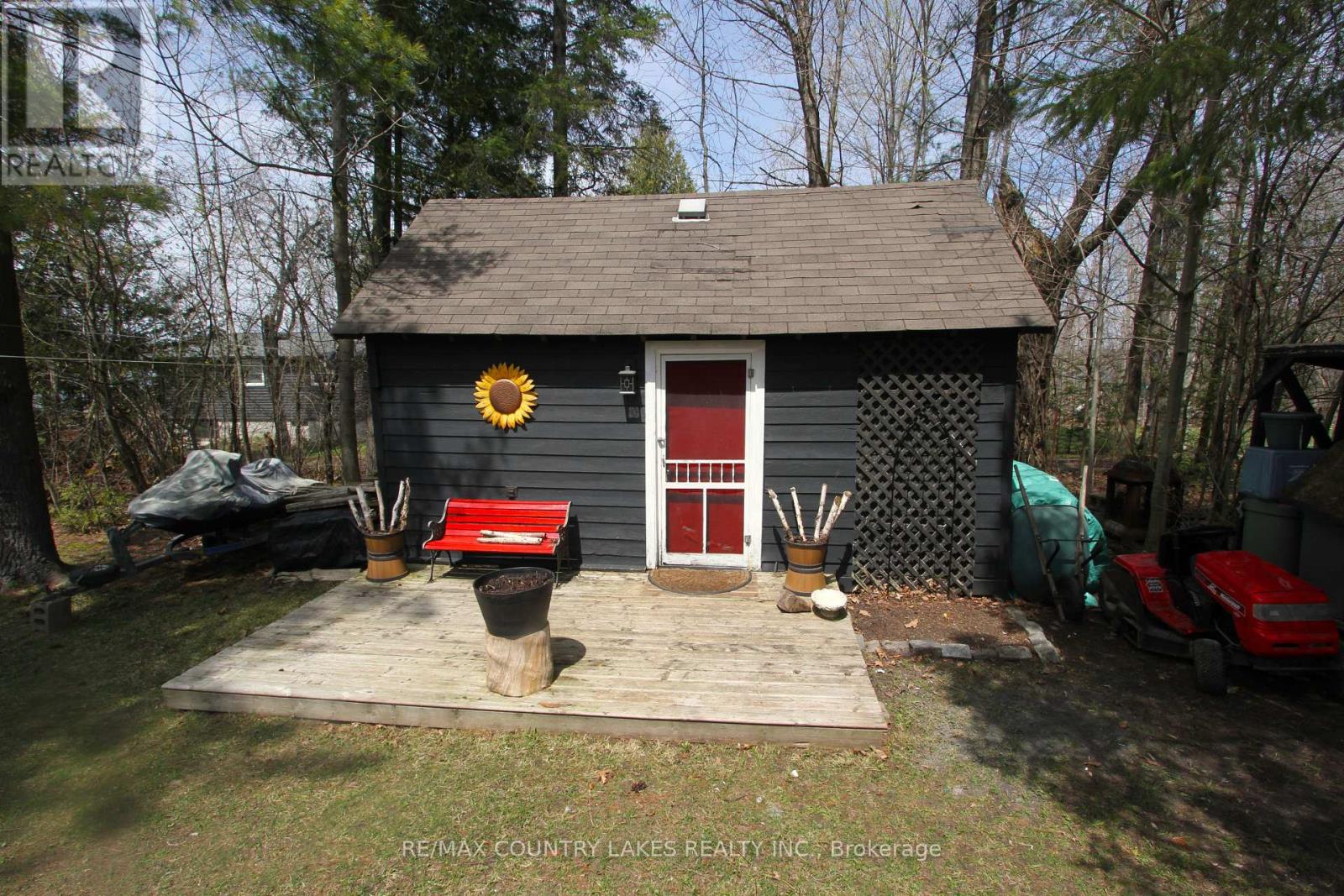31 HILLCREST AVENUE - 26