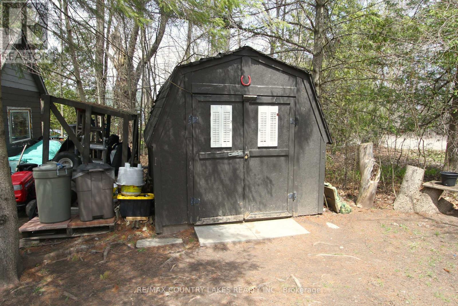 31 HILLCREST AVENUE - 40
