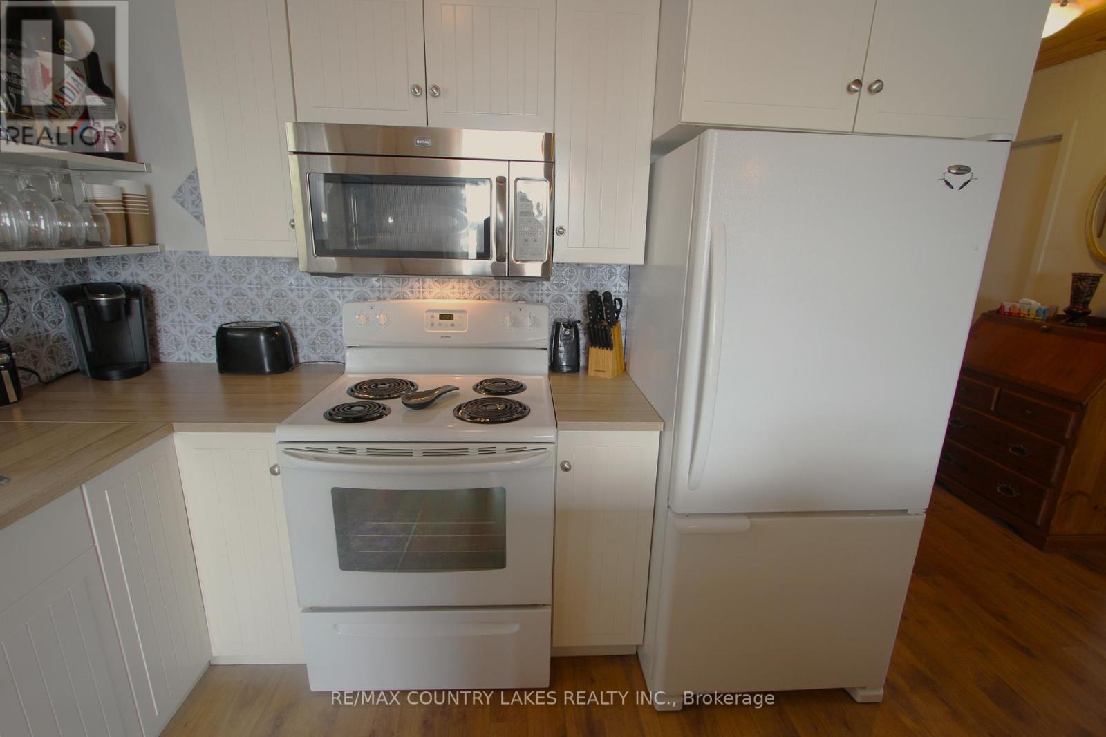 31 HILLCREST AVENUE - 9