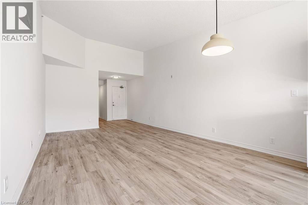2055 APPLEBY Line Unit# 411, Burlington, Ontario, L7L7H1 — Photo 7