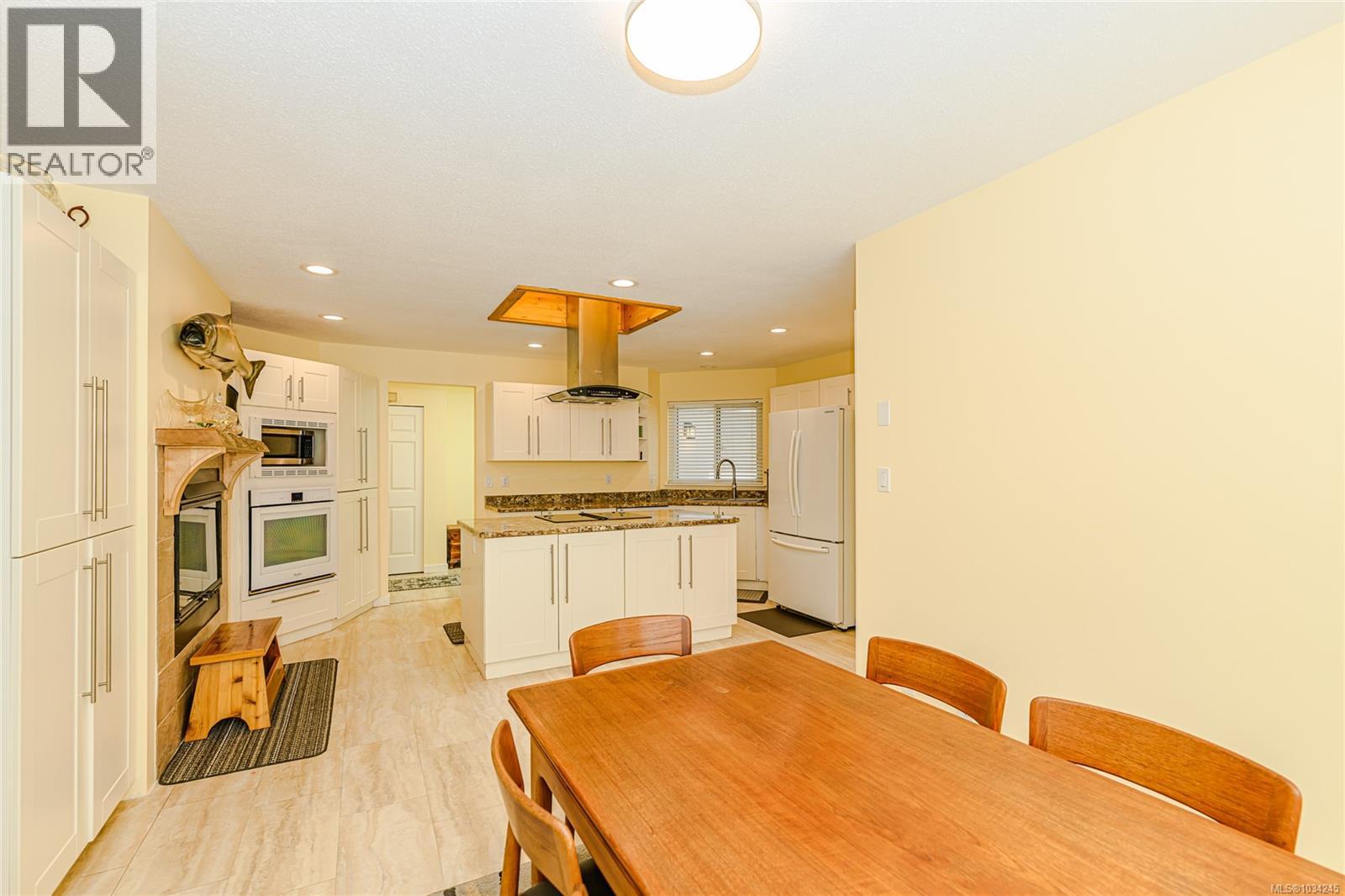 3556 Arbutus Dr S - 14