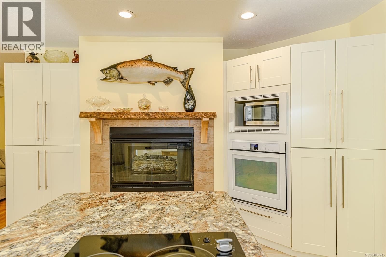 3556 Arbutus Dr S - 15