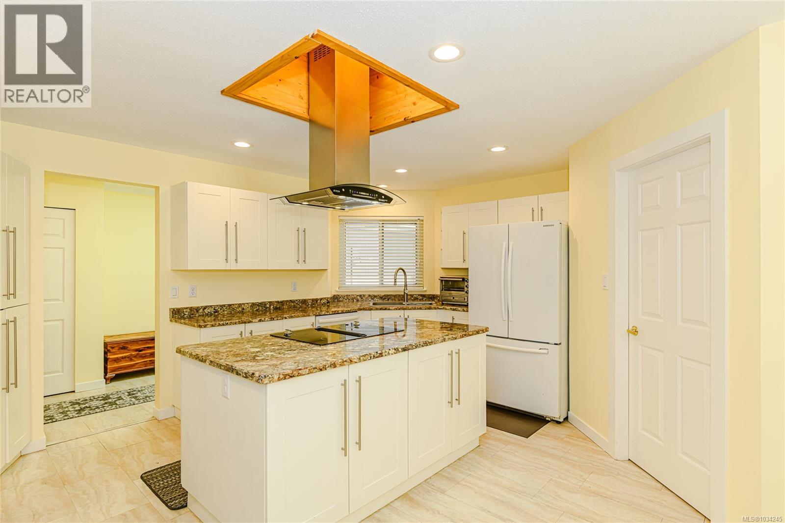 3556 Arbutus Dr S - 17