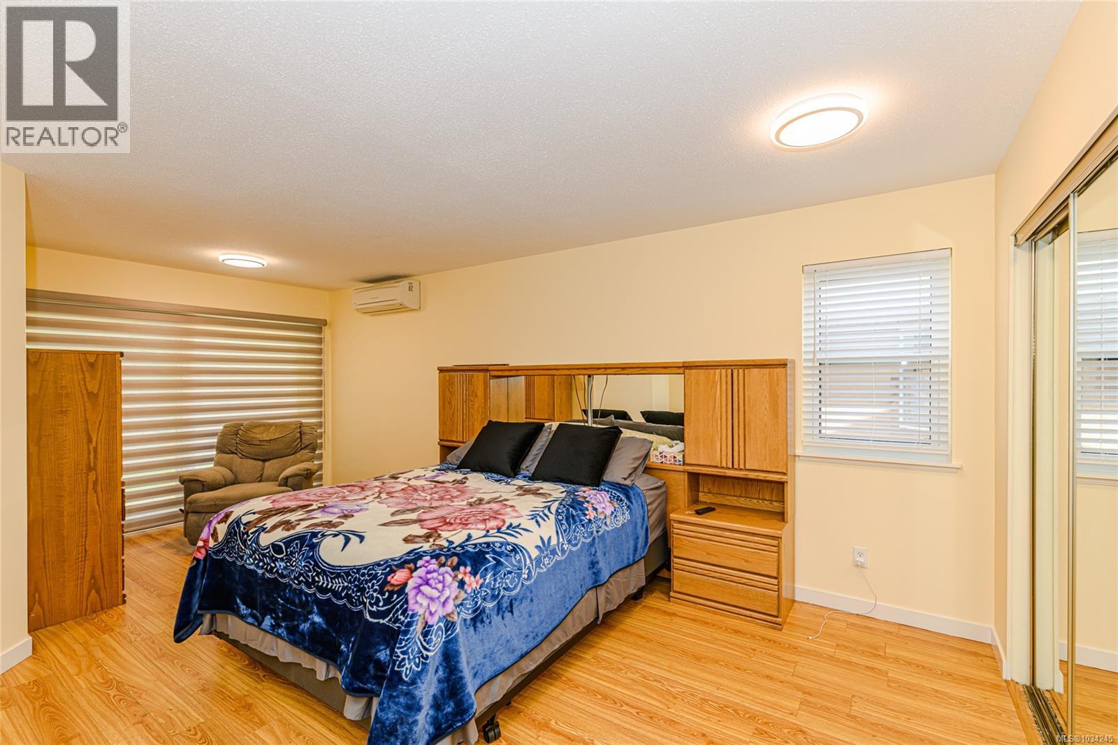 3556 Arbutus Dr S - 19