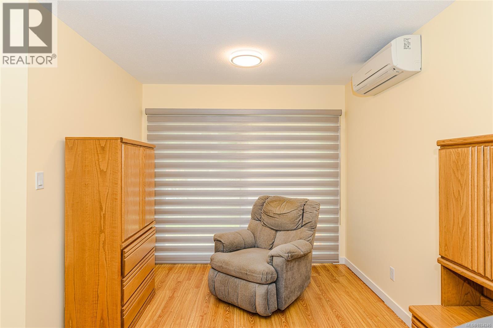 3556 Arbutus Dr S - 20