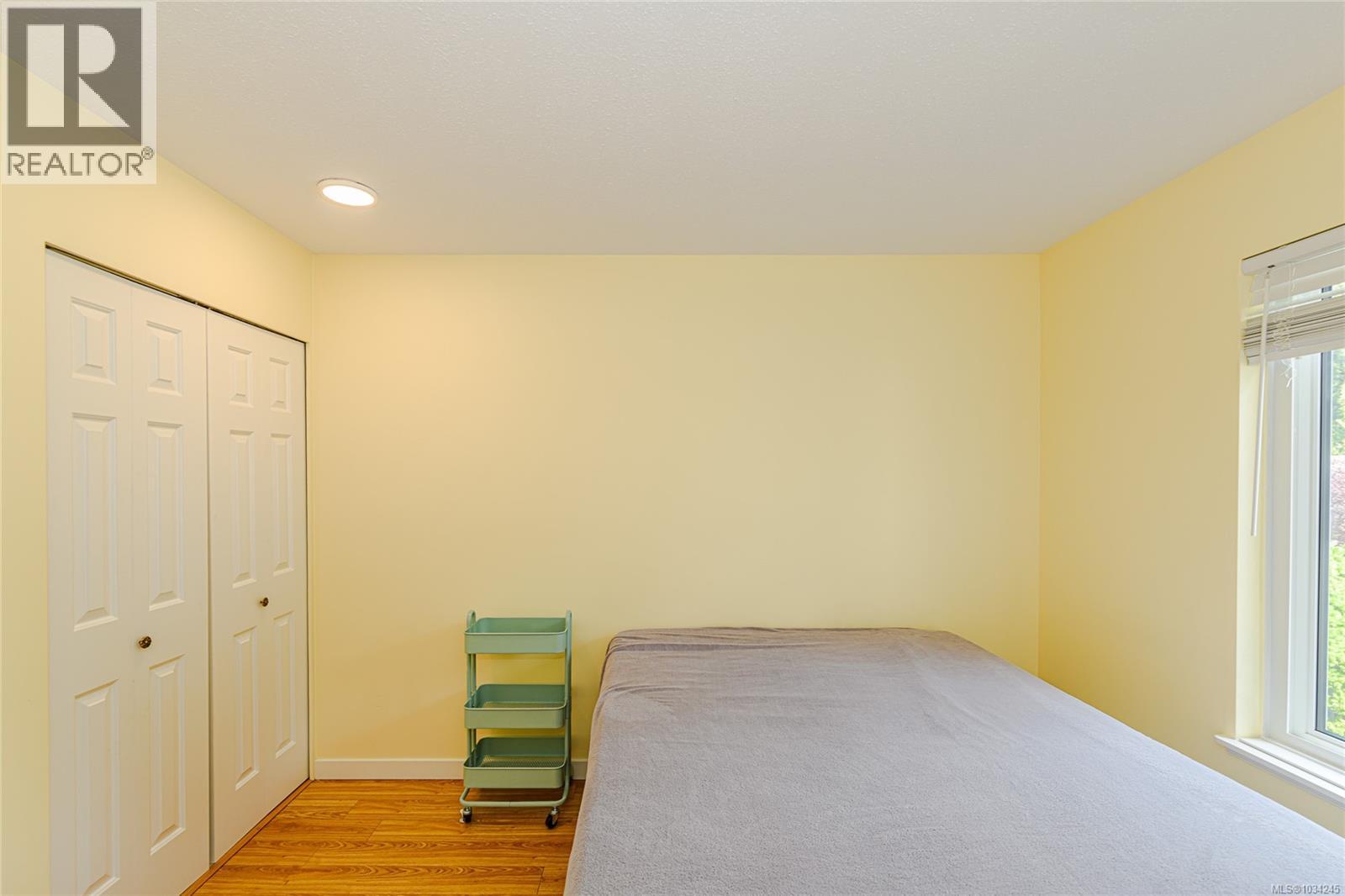3556 Arbutus Dr S - 24