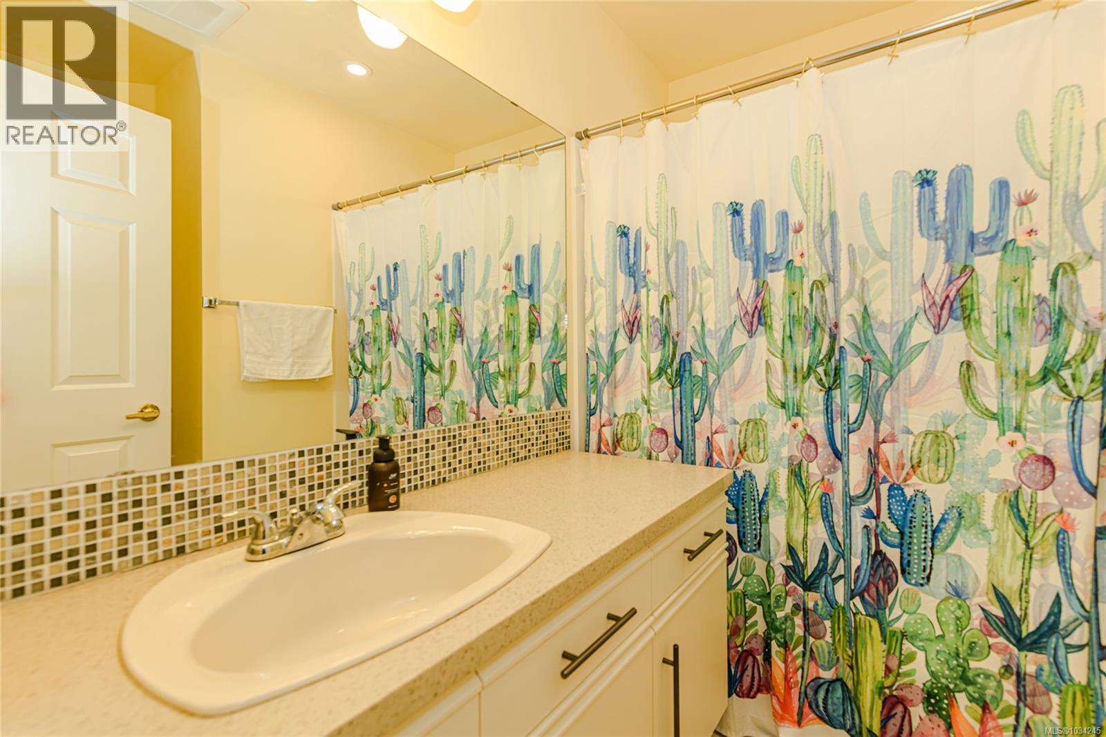 3556 Arbutus Dr S - 26