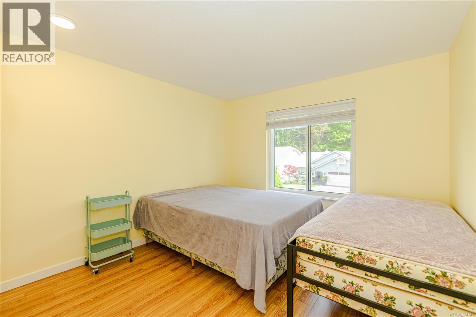 3556 Arbutus Dr S - 27